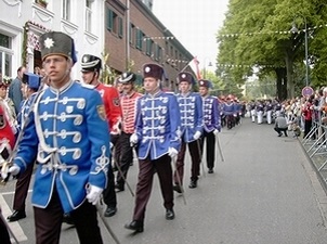 Heimer-Offiziere-2004-2[1]1
